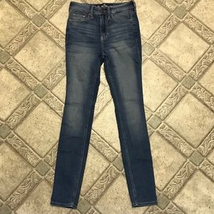 Hollister high-rise super skinny jeans